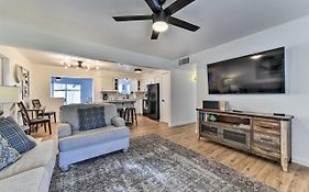 Downtown Gilbert Home With Fenced Yard And Fire Pit!